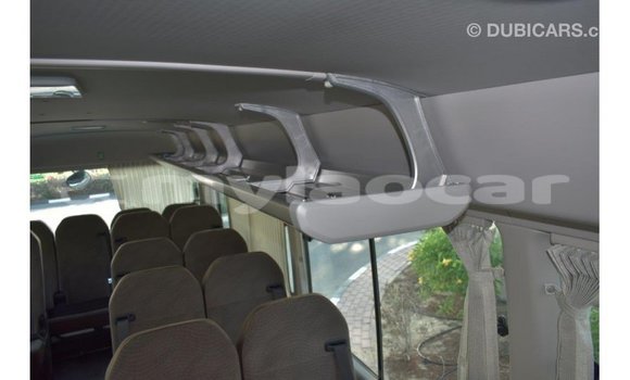 Acheter Import Voiture Toyota Coaster Blanc à Import - Dubai, Attapeu Province Acheter Import Voiture Toyota Coaster Blanc à Import - Dubai, Attapeu Province