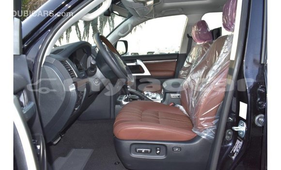 Acheter Import Voiture Toyota Land Cruiser Noir à Import - Dubai, Attapeu Province Acheter Import Voiture Toyota Land Cruiser Noir à Import - Dubai, Attapeu Province