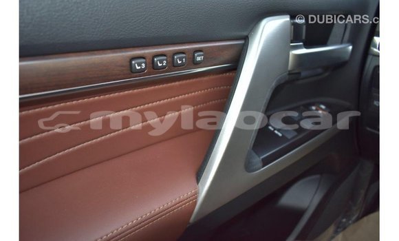 Acheter Import Voiture Toyota Land Cruiser Noir à Import - Dubai, Attapeu Province Acheter Import Voiture Toyota Land Cruiser Noir à Import - Dubai, Attapeu Province