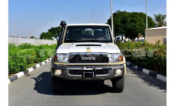 Buy Import Toyota Land Cruiser Beige Car in Import - Dubai in Attapeu Province Buy Import Toyota Land Cruiser Beige Car in Import - Dubai in Attapeu Province