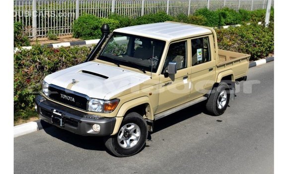Buy Import Toyota Land Cruiser Beige Car in Import - Dubai in Attapeu Province Buy Import Toyota Land Cruiser Beige Car in Import - Dubai in Attapeu Province