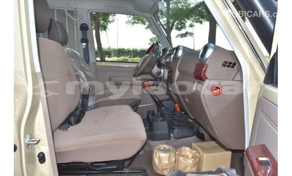 Buy Import Toyota Land Cruiser Beige Car in Import - Dubai in Attapeu Province Buy Import Toyota Land Cruiser Beige Car in Import - Dubai in Attapeu Province