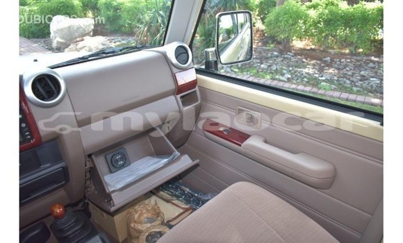 Buy Import Toyota Land Cruiser Beige Car in Import - Dubai in Attapeu Province Buy Import Toyota Land Cruiser Beige Car in Import - Dubai in Attapeu Province