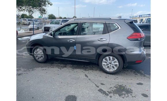 Buy Import Nissan Evalia Other Truck in Import - Dubai in Attapeu Province Buy Import Nissan Evalia Other Truck in Import - Dubai in Attapeu Province