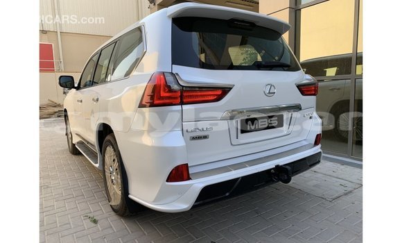 Acheter Import Voiture Lexus LX Blanc à Import - Dubai, Attapeu Province Acheter Import Voiture Lexus LX Blanc à Import - Dubai, Attapeu Province