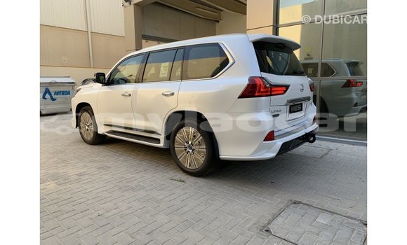 Acheter Import Voiture Lexus LX Blanc à Import - Dubai, Attapeu Province Acheter Import Voiture Lexus LX Blanc à Import - Dubai, Attapeu Province
