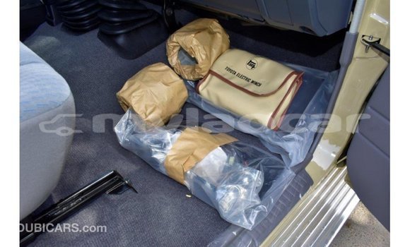 Buy Import Toyota Land Cruiser Beige Car in Import - Dubai in Attapeu Province Buy Import Toyota Land Cruiser Beige Car in Import - Dubai in Attapeu Province