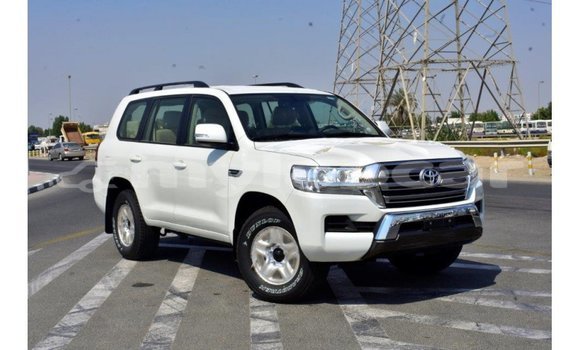 Acheter Import Voiture Toyota Land Cruiser Blanc à Import - Dubai, Attapeu Province Acheter Import Voiture Toyota Land Cruiser Blanc à Import - Dubai, Attapeu Province