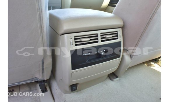 Acheter Import Voiture Toyota Land Cruiser Blanc à Import - Dubai, Attapeu Province Acheter Import Voiture Toyota Land Cruiser Blanc à Import - Dubai, Attapeu Province