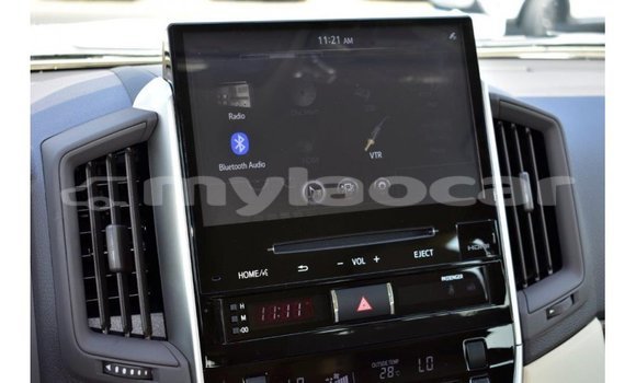 Acheter Import Voiture Toyota Land Cruiser Blanc à Import - Dubai, Attapeu Province Acheter Import Voiture Toyota Land Cruiser Blanc à Import - Dubai, Attapeu Province