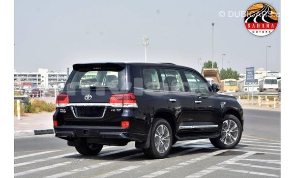 Acheter Import Voiture Toyota Land Cruiser Noir à Import - Dubai, Attapeu Province Acheter Import Voiture Toyota Land Cruiser Noir à Import - Dubai, Attapeu Province