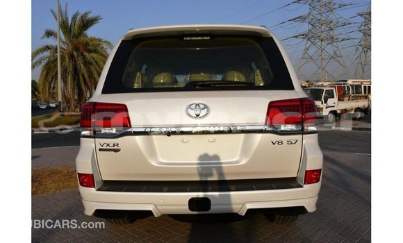 Buy Import Toyota Land Cruiser White Car in Import - Dubai in Attapeu Province Buy Import Toyota Land Cruiser White Car in Import - Dubai in Attapeu Province