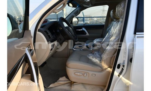 Buy Import Toyota Land Cruiser White Car in Import - Dubai in Attapeu Province Buy Import Toyota Land Cruiser White Car in Import - Dubai in Attapeu Province