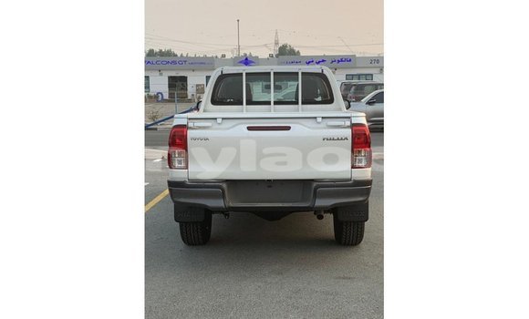 Acheter Import Voiture Toyota Hilux Blanc à Import - Dubai, Attapeu Province Acheter Import Voiture Toyota Hilux Blanc à Import - Dubai, Attapeu Province