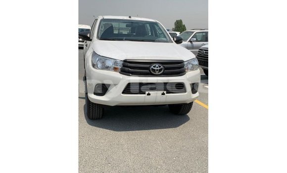 Acheter Import Voiture Toyota Hilux Blanc à Import - Dubai, Attapeu Province Acheter Import Voiture Toyota Hilux Blanc à Import - Dubai, Attapeu Province