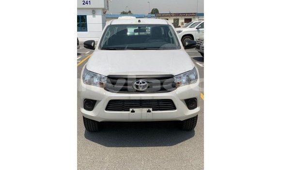 Acheter Import Voiture Toyota Hilux Blanc à Import - Dubai, Attapeu Province Acheter Import Voiture Toyota Hilux Blanc à Import - Dubai, Attapeu Province