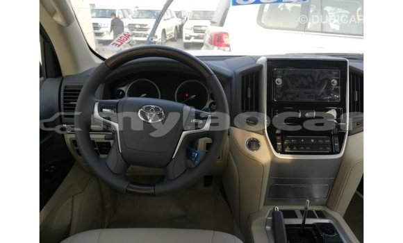 Buy Import Toyota Land Cruiser White Car in Import - Dubai in Attapeu Province Buy Import Toyota Land Cruiser White Car in Import - Dubai in Attapeu Province