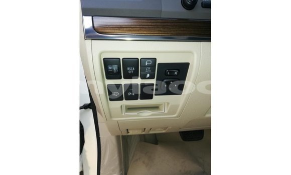 Buy Import Toyota Land Cruiser White Car in Import - Dubai in Attapeu Province Buy Import Toyota Land Cruiser White Car in Import - Dubai in Attapeu Province