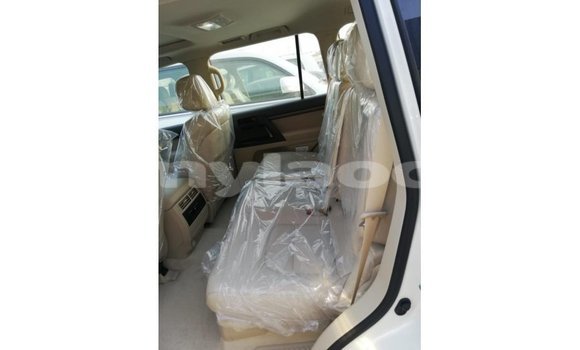 Buy Import Toyota Land Cruiser White Car in Import - Dubai in Attapeu Province Buy Import Toyota Land Cruiser White Car in Import - Dubai in Attapeu Province