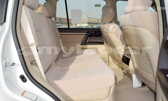 Buy Import Toyota Land Cruiser White Car in Import - Dubai in Attapeu Province Buy Import Toyota Land Cruiser White Car in Import - Dubai in Attapeu Province
