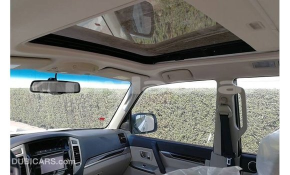 Acheter Import Voiture Mitsubishi Pajero Blanc à Import - Dubai, Attapeu Province Acheter Import Voiture Mitsubishi Pajero Blanc à Import - Dubai, Attapeu Province