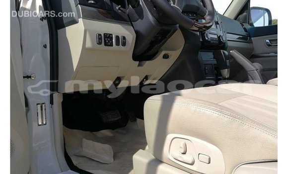 Acheter Import Voiture Mitsubishi Pajero Blanc à Import - Dubai, Attapeu Province Acheter Import Voiture Mitsubishi Pajero Blanc à Import - Dubai, Attapeu Province
