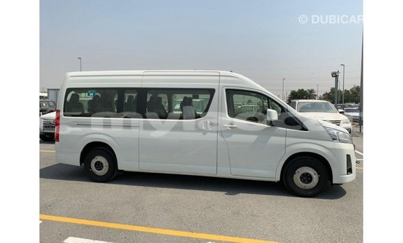 Acheter Import Voiture Toyota Hiace Blanc à Import - Dubai, Attapeu Province Acheter Import Voiture Toyota Hiace Blanc à Import - Dubai, Attapeu Province