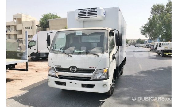 Buy Import Hino 300 Series White Truck in Import - Dubai in Attapeu Province Buy Import Hino 300 Series White Truck in Import - Dubai in Attapeu Province