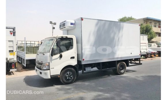 Buy Import Hino 300 Series White Truck in Import - Dubai in Attapeu Province Buy Import Hino 300 Series White Truck in Import - Dubai in Attapeu Province