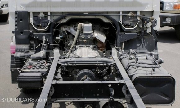 Buy Import Mitsubishi Carisma White Car in Import - Dubai in Attapeu Province Buy Import Mitsubishi Carisma White Car in Import - Dubai in Attapeu Province