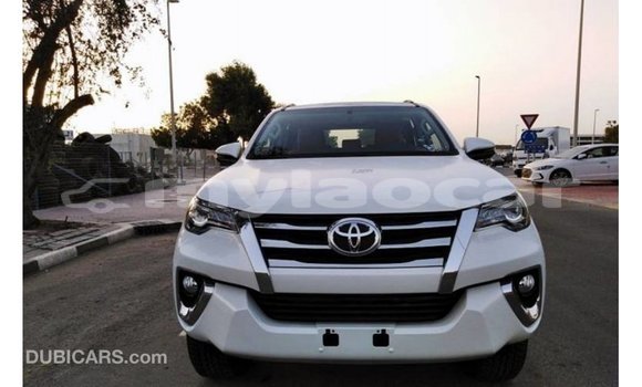 Acheter Import Voiture Toyota Fortuner Blanc à Import - Dubai, Attapeu Province Acheter Import Voiture Toyota Fortuner Blanc à Import - Dubai, Attapeu Province