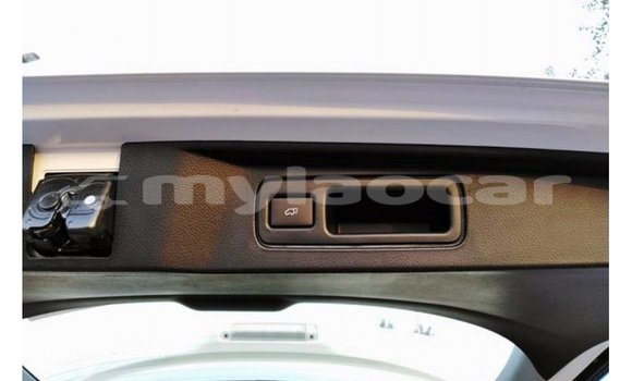 Acheter Import Voiture Toyota Fortuner Blanc à Import - Dubai, Attapeu Province Acheter Import Voiture Toyota Fortuner Blanc à Import - Dubai, Attapeu Province