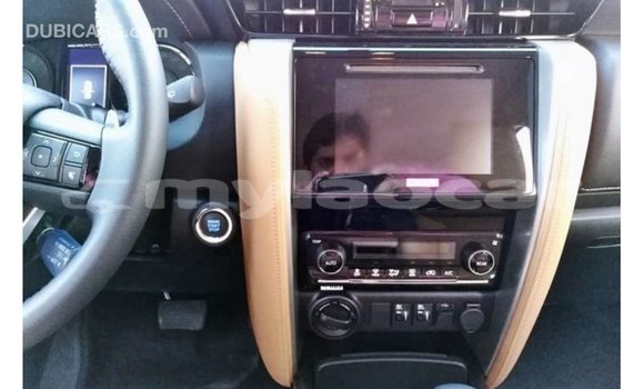 Acheter Import Voiture Toyota Fortuner Blanc à Import - Dubai, Attapeu Province Acheter Import Voiture Toyota Fortuner Blanc à Import - Dubai, Attapeu Province