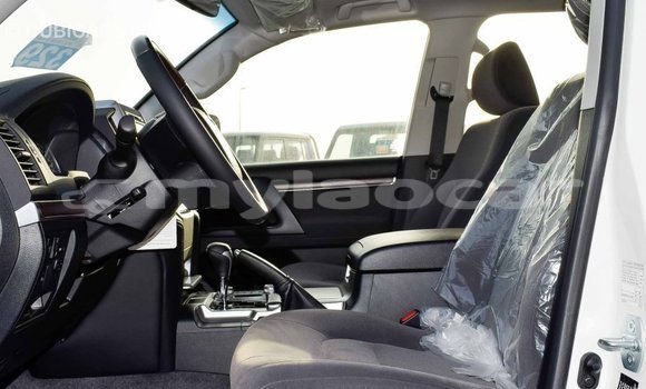 Buy Import Toyota Land Cruiser White Car in Import - Dubai in Attapeu Province Buy Import Toyota Land Cruiser White Car in Import - Dubai in Attapeu Province