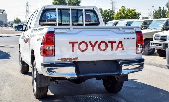Buy Import Toyota Hilux White Car in Import - Dubai in Attapeu Province Buy Import Toyota Hilux White Car in Import - Dubai in Attapeu Province