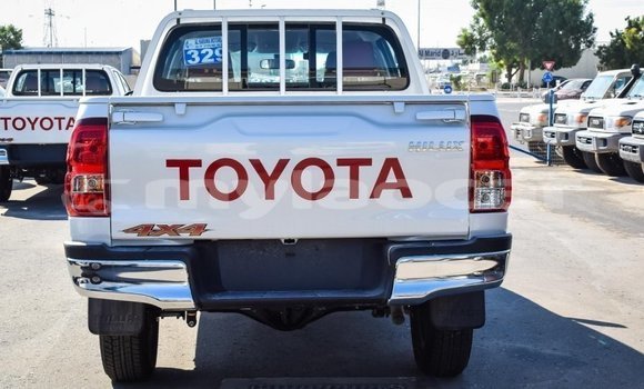 Buy Import Toyota Hilux White Car in Import - Dubai in Attapeu Province Buy Import Toyota Hilux White Car in Import - Dubai in Attapeu Province