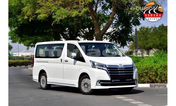 Buy Import Toyota Granvia White Car in Import - Dubai in Attapeu Province Buy Import Toyota Granvia White Car in Import - Dubai in Attapeu Province