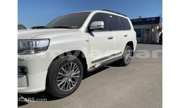 ຊື້ ການ ນຳ ເຂົ້າ Toyota Land Cruiser White ລົດ ໃນ Import - Dubai ໃນ Attapeu Province ຊື້ ການ ນຳ ເຂົ້າ Toyota Land Cruiser White ລົດ ໃນ Import - Dubai ໃນ Attapeu Province