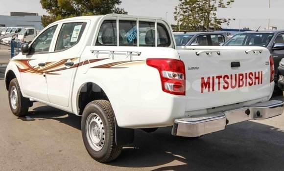 Buy Import Mitsubishi L200 White Car in Import - Dubai in Attapeu Province Buy Import Mitsubishi L200 White Car in Import - Dubai in Attapeu Province