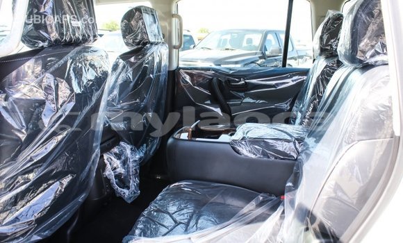 Buy Import Infiniti Q White Car in Import - Dubai in Attapeu Province Buy Import Infiniti Q White Car in Import - Dubai in Attapeu Province