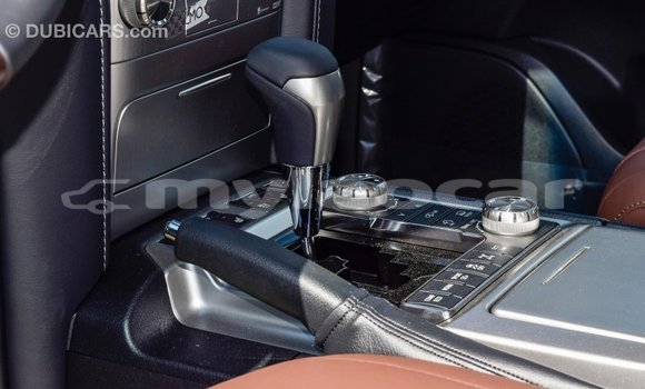 Acheter Import Voiture Toyota Land Cruiser Noir à Import - Dubai, Attapeu Province Acheter Import Voiture Toyota Land Cruiser Noir à Import - Dubai, Attapeu Province