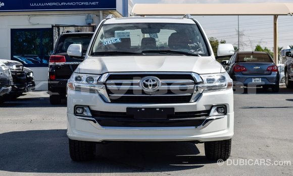 Acheter Import Voiture Toyota Land Cruiser Blanc à Import - Dubai, Attapeu Province Acheter Import Voiture Toyota Land Cruiser Blanc à Import - Dubai, Attapeu Province