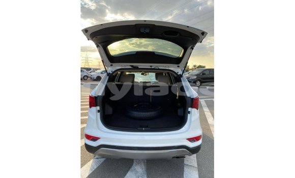 Buy Import Hyundai Santa Fe White Car in Import - Dubai in Attapeu Province Buy Import Hyundai Santa Fe White Car in Import - Dubai in Attapeu Province
