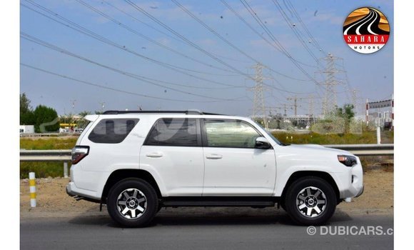 Acheter Import Voiture Toyota 4Runner Blanc à Import - Dubai, Attapeu Province Acheter Import Voiture Toyota 4Runner Blanc à Import - Dubai, Attapeu Province