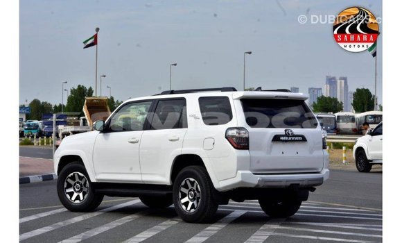 Acheter Import Voiture Toyota 4Runner Blanc à Import - Dubai, Attapeu Province Acheter Import Voiture Toyota 4Runner Blanc à Import - Dubai, Attapeu Province