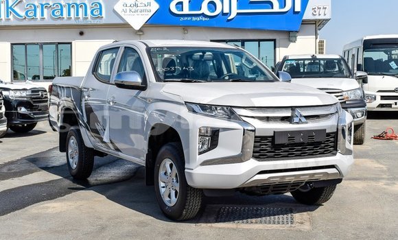Buy Import Mitsubishi L200 White Car in Import - Dubai in Attapeu Province Buy Import Mitsubishi L200 White Car in Import - Dubai in Attapeu Province