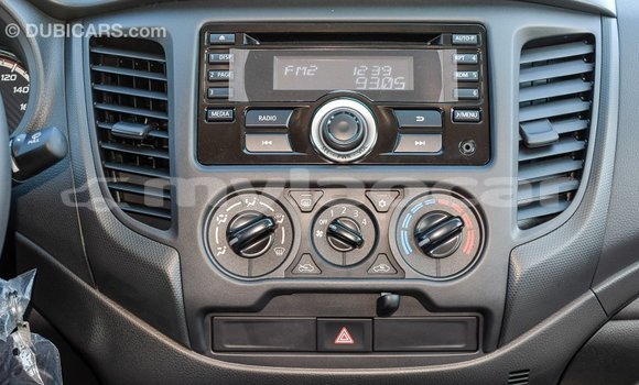 Buy Import Mitsubishi L200 White Car in Import - Dubai in Attapeu Province Buy Import Mitsubishi L200 White Car in Import - Dubai in Attapeu Province