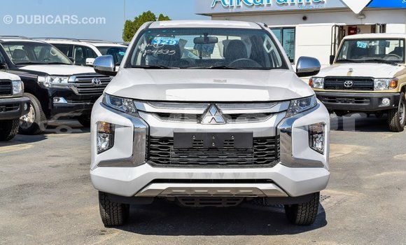 Buy Import Mitsubishi L200 White Car in Import - Dubai in Attapeu Province Buy Import Mitsubishi L200 White Car in Import - Dubai in Attapeu Province