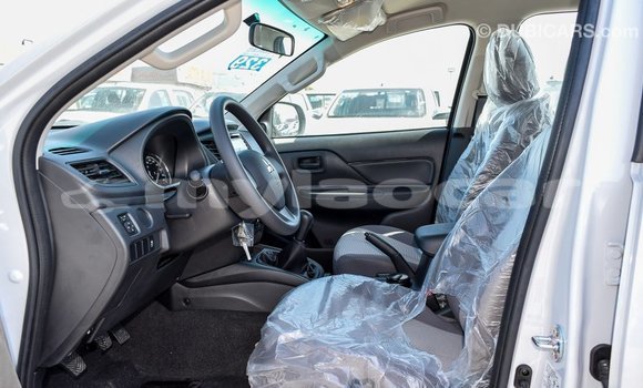 Buy Import Mitsubishi L200 White Car in Import - Dubai in Attapeu Province Buy Import Mitsubishi L200 White Car in Import - Dubai in Attapeu Province