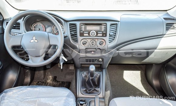 Buy Import Mitsubishi L200 White Car in Import - Dubai in Attapeu Province Buy Import Mitsubishi L200 White Car in Import - Dubai in Attapeu Province